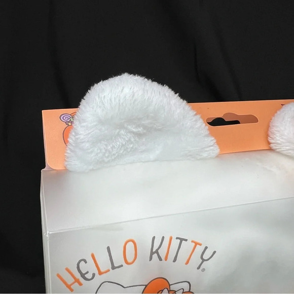 The Creme Shop x Sanrio Hello Kitty Halloween Candy Corn Spa Headband & Lotions - Picture 5 of 12